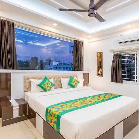 Treebo Premium Cochin Airport, 5 Min From Cochin Airport Hotel Kochi Buitenkant foto