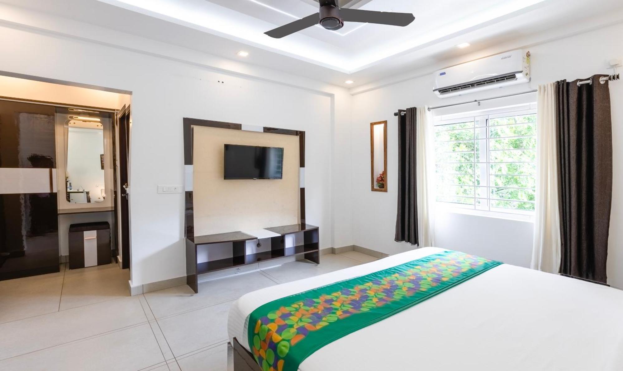 Treebo Premium Cochin Airport, 5 Min From Cochin Airport Hotel Kochi Buitenkant foto