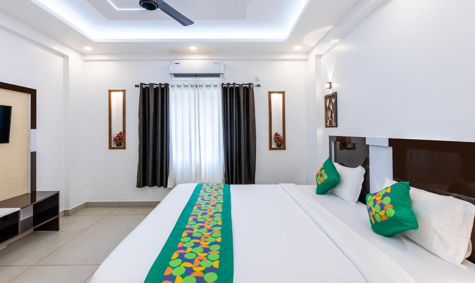 Treebo Premium Cochin Airport, 5 Min From Cochin Airport Hotel Kochi Buitenkant foto