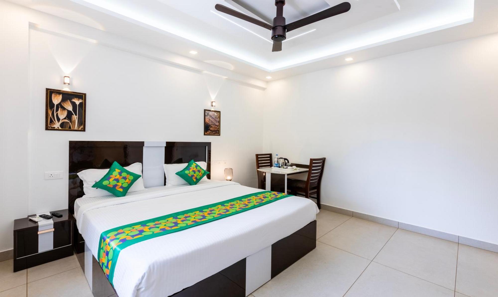 Treebo Premium Cochin Airport, 5 Min From Cochin Airport Hotel Kochi Buitenkant foto